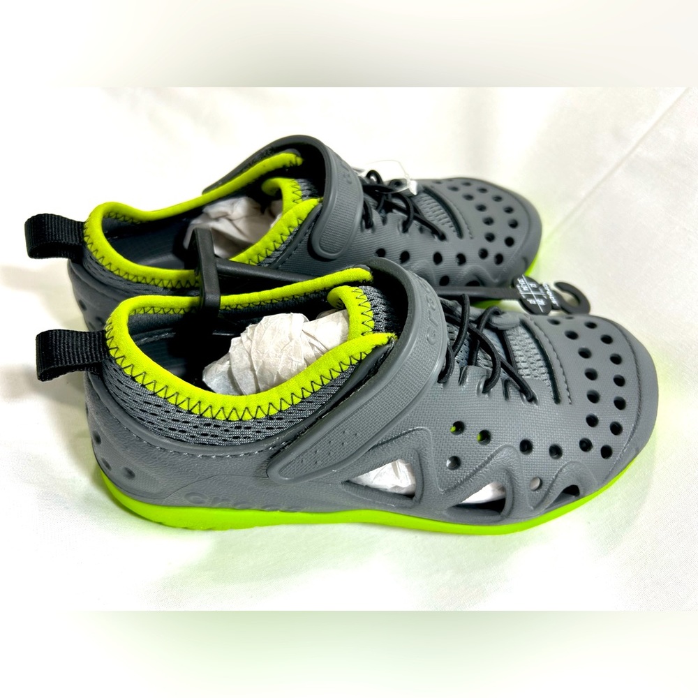 Brand New Crocs Swiftwater Play Shoes, Slate Gray, Size Juniors J2 (Eur 33-34)